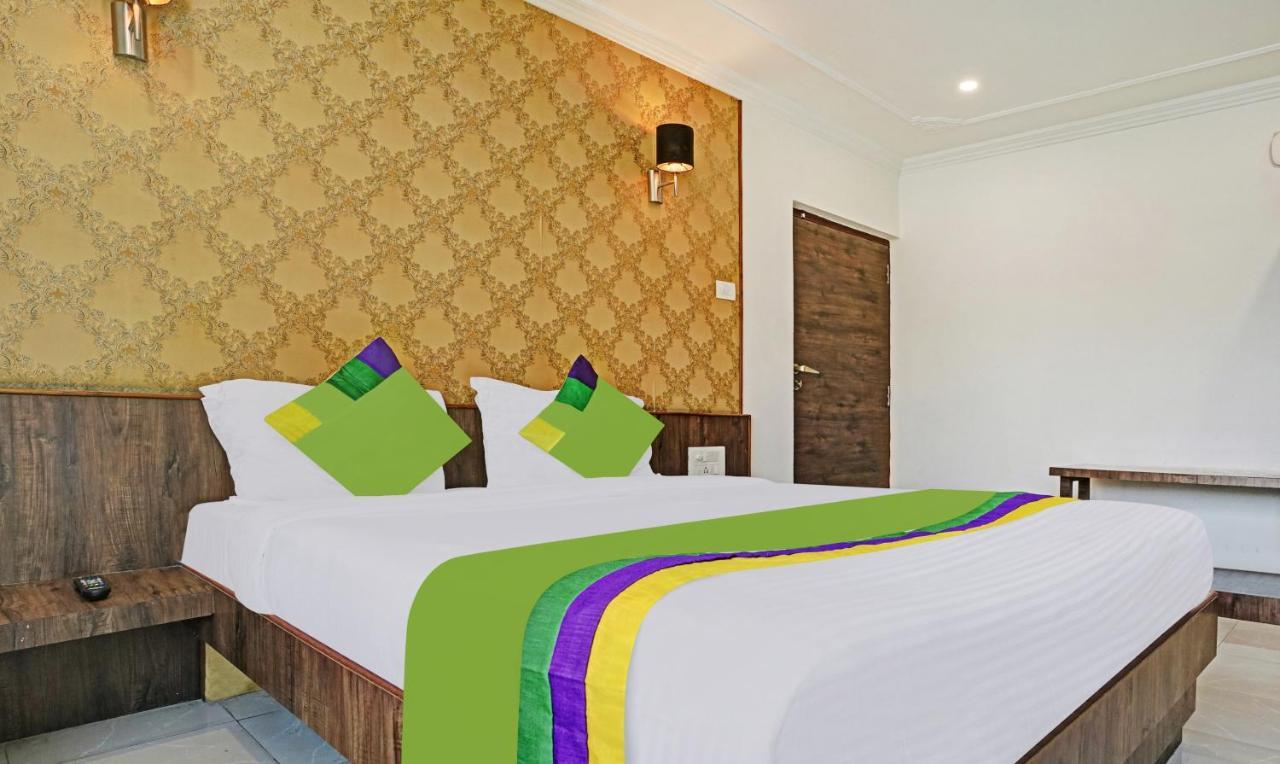 אאורנגבד Treebo Varsha Palace מראה חיצוני תמונה