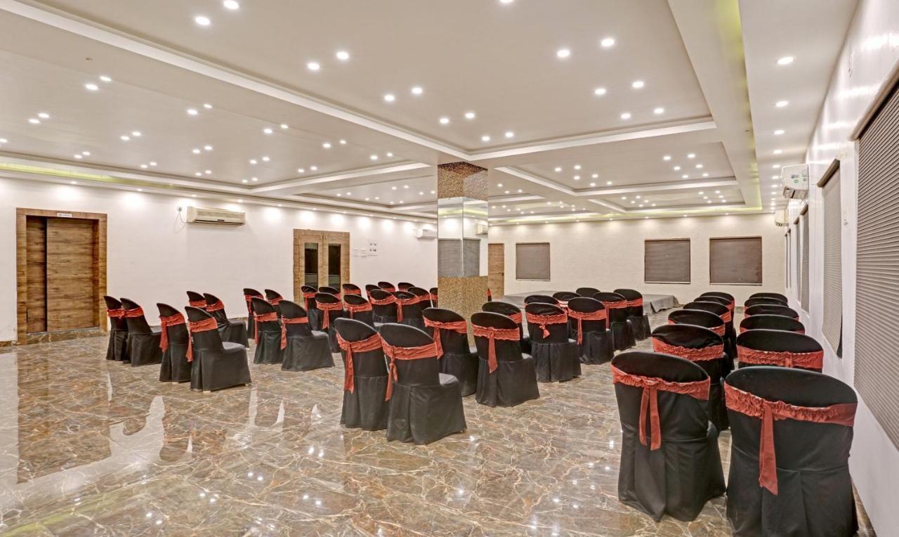 אאורנגבד Treebo Varsha Palace מראה חיצוני תמונה