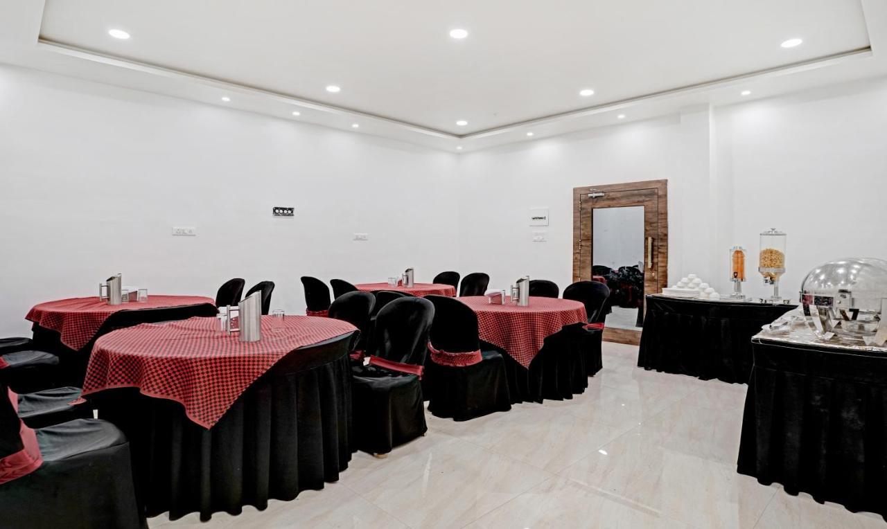 אאורנגבד Treebo Varsha Palace מראה חיצוני תמונה