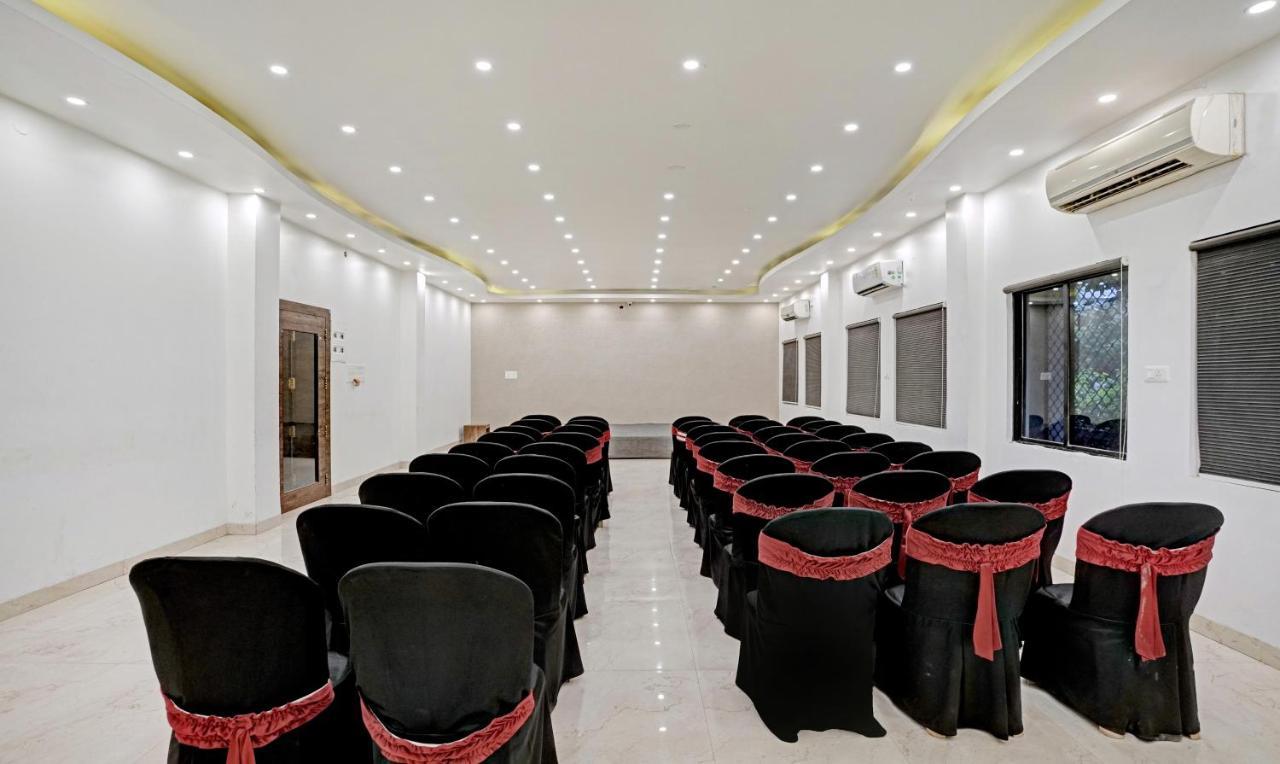 אאורנגבד Treebo Varsha Palace מראה חיצוני תמונה