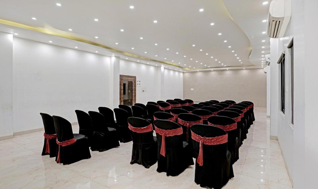 אאורנגבד Treebo Varsha Palace מראה חיצוני תמונה